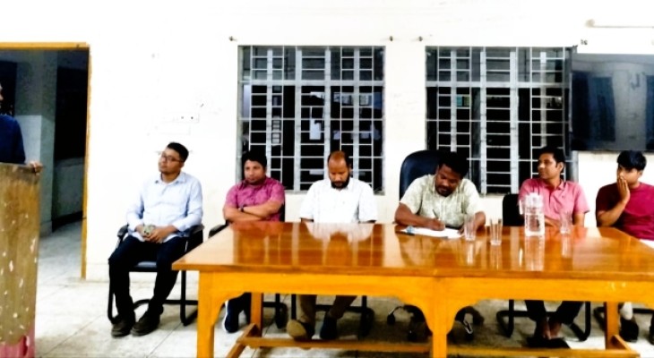 কুবির বিজয়-২৪ হলে শিক্ষার্থীদের দাবি, সমস্যা  সমাধানের আশ্বাস দিলেন প্রভোস্ট